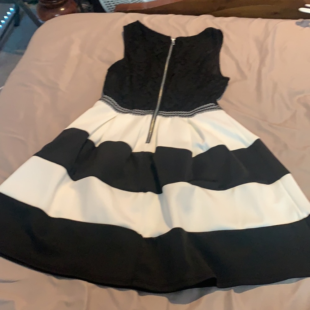 Dress - Picture 2 of 2